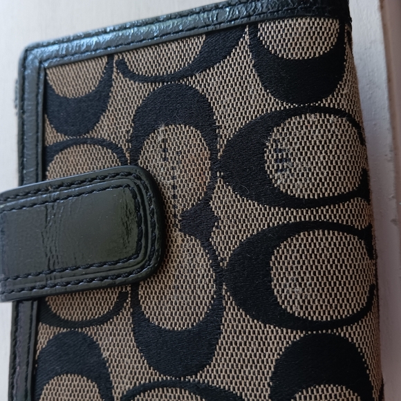 COACH COMPACT WALLET - Picture 12 of 13